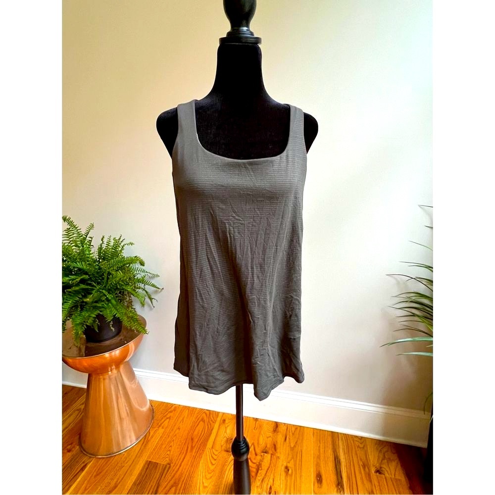 LULULEMON TANK WITH BUILT IN BRA 🖤